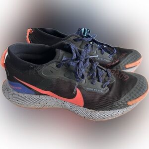 Goretex women’s 10 Nike Black and Orange Running Shoes. Waterproof